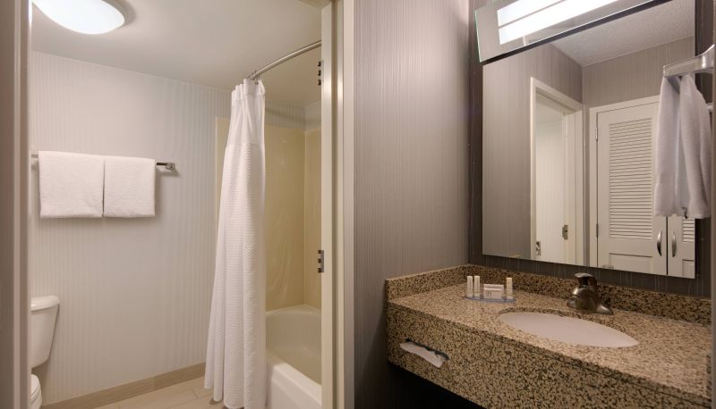 Habitación - Courtyard by Marriott Grand Rapids Airport