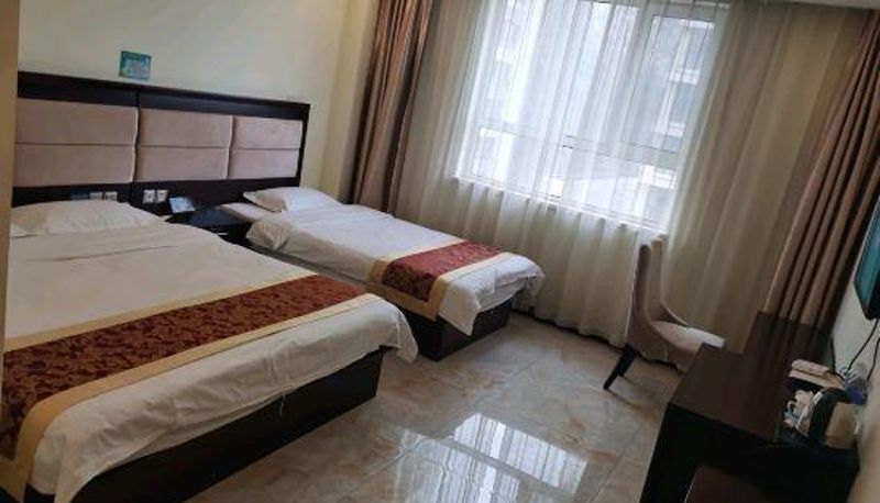 Chambre Familiale - Jingzhao Business Hotel