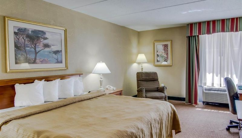 Zimmer - Quality Hotel and Conference Center Bluefield
