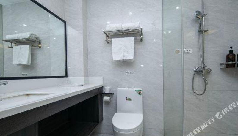 Zimmer - Zuma Hotel  (Zhuji Small Commodity Market)