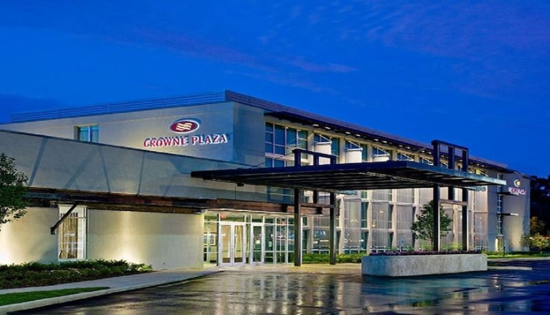 Otel açık alanı - Crowne Plaza LOMBARD DOWNERS GROVE by IHG