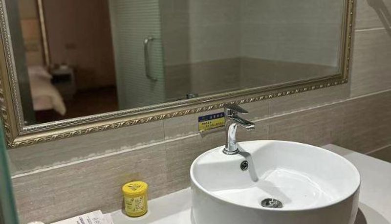 Family room - Lighthouse Business Hotel (Zibo Zhoucun Ancient Mall)