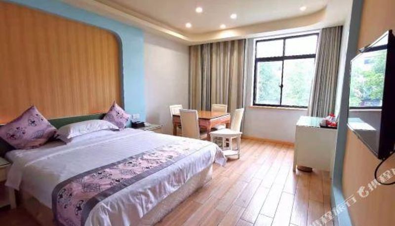 Camera - Tianshang Renjian Theme Hotel (Yueyang Wulipai)