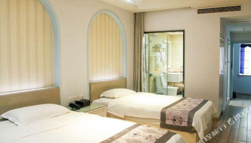 Camera - Tianshang Renjian Theme Hotel (Yueyang Wulipai)