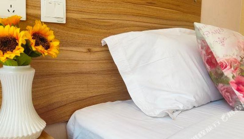Zimmer - Tigei Tege Light Hotel (Yantai Railway Station)
