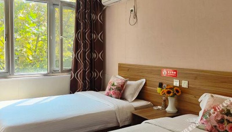 Zimmer - Tigei Tege Light Hotel (Yantai Railway Station)