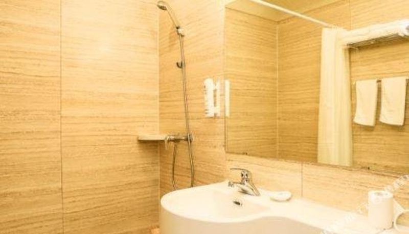 Habitación familiar - Xuefu Business Hotel (Yanji Yanbian University store)