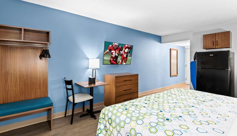 Room - HomeTowne Studios & Conference Center Cortland