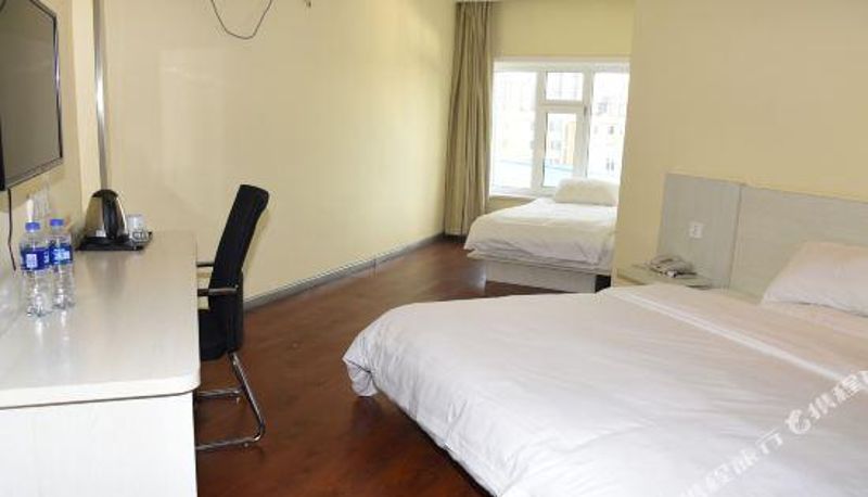 Camera per famiglia - Fuyu Hotel (Yanji Pedestrian Street Qiansheng Shopping Plaza)