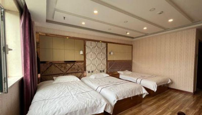 Camera - Pengzhan Hotel (Yanji Dinosaur Kingdom City Government)
