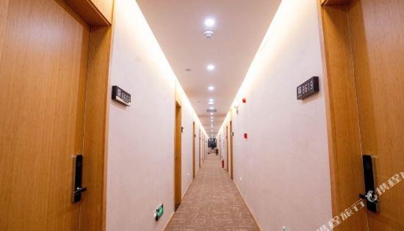 Innenbreich - Haiyue Holiday Hotel (Suzhou Jinhai Avenue)