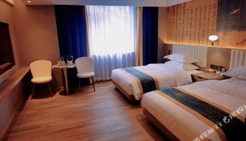 Zimmer - Adis Art Hotel
