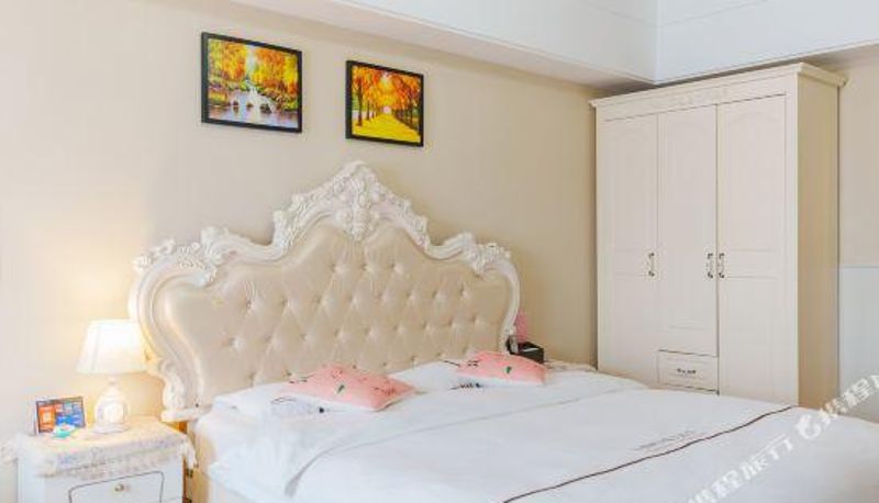 Camera - Pomegranate Tree Apartment (Tongshan Wanda Plaza)