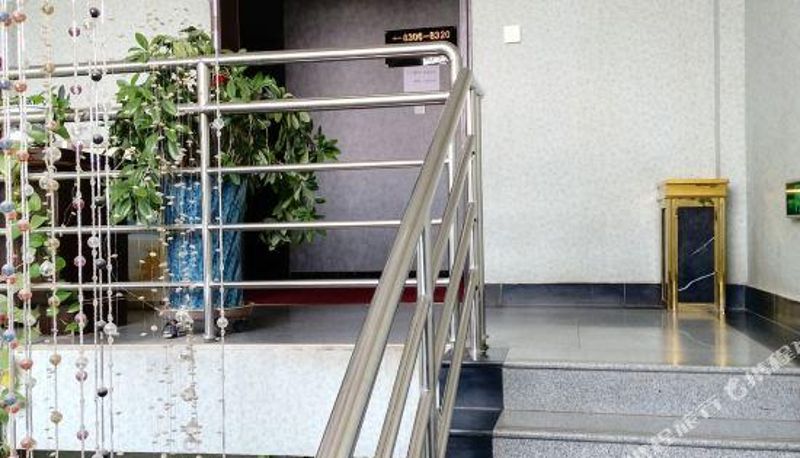 Reception - Yijia Hotel