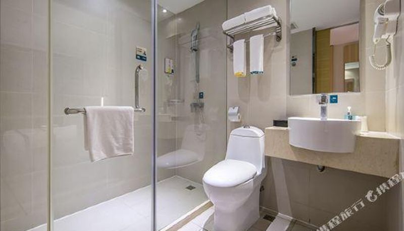 Camera business - City Comfort Inn (Wuzhou Wangcheng Plaza)