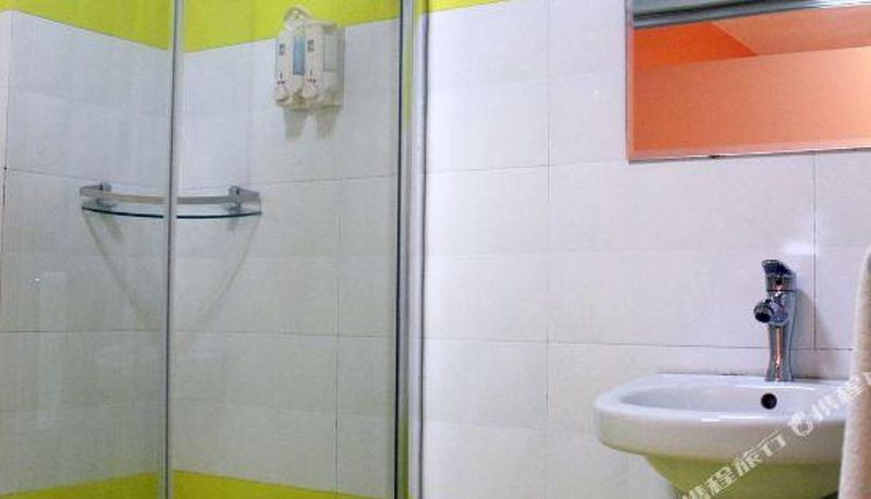 Widok wnętrza - 7 Days Inn (Weihai Wendeng Longshan Road Wenzhou Building)