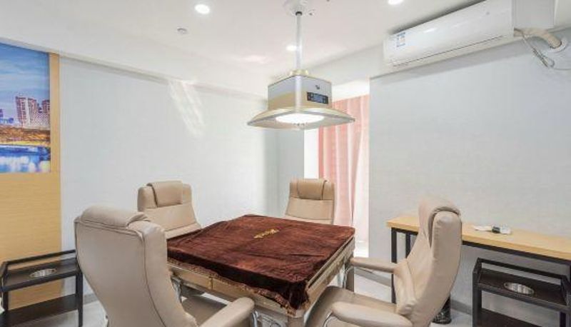 Camera business - Xileite Hotel (Wuchang University of Technology Intercity Railway Miaoshan Station)