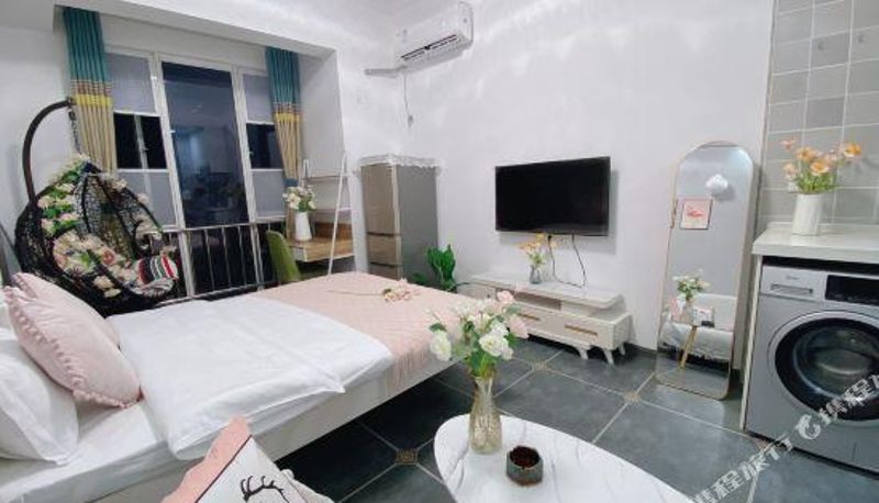Zimmer - Huayu Island Hotel (Wuhan Happy Valley Branch)