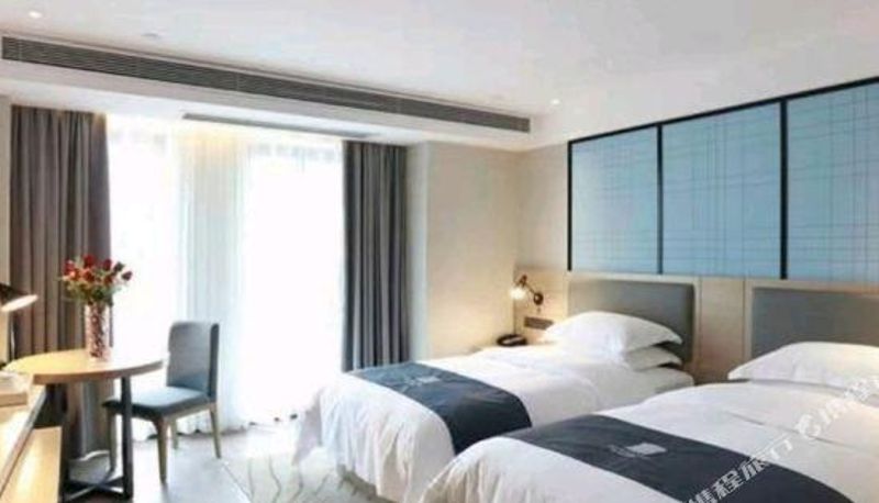 Pokój z widokiem na jezioro - Shi Yi Hotel (Yuehu Evergrande Residence)