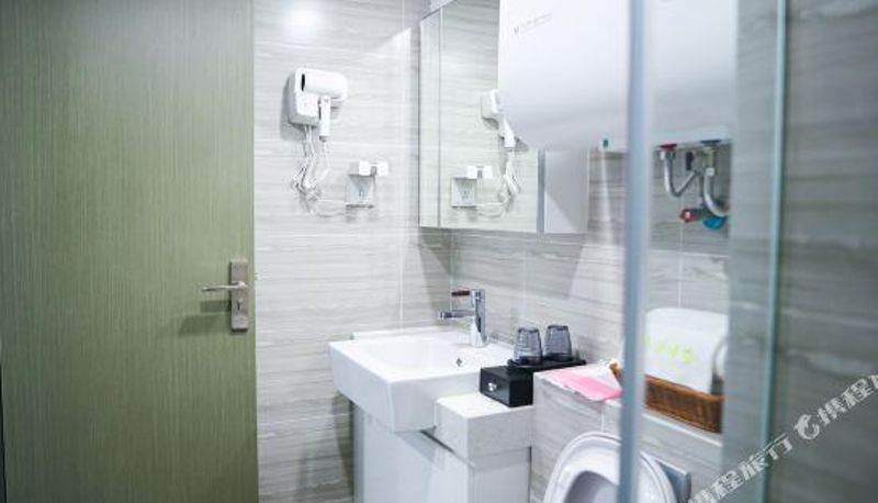 Camera - Yijian Hotel (National Expo Center North Subway Station Store)