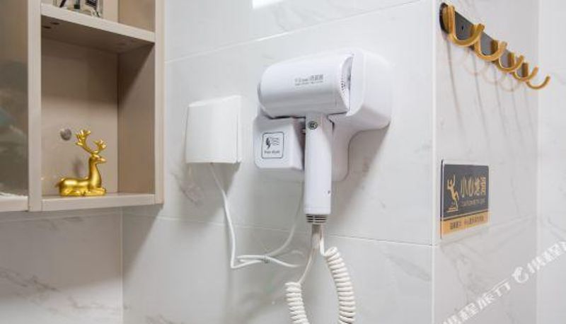 Camera - Shangyuan Holiday Cinema Hotel (Wuhan Zhongjia Village Metro Station)