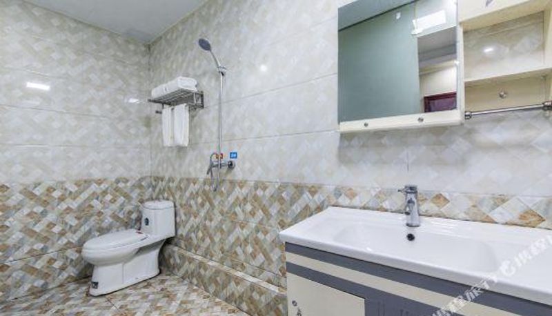 Zimmer - Hello Light Hotel (Wuchang Railway Station Xinlilai)