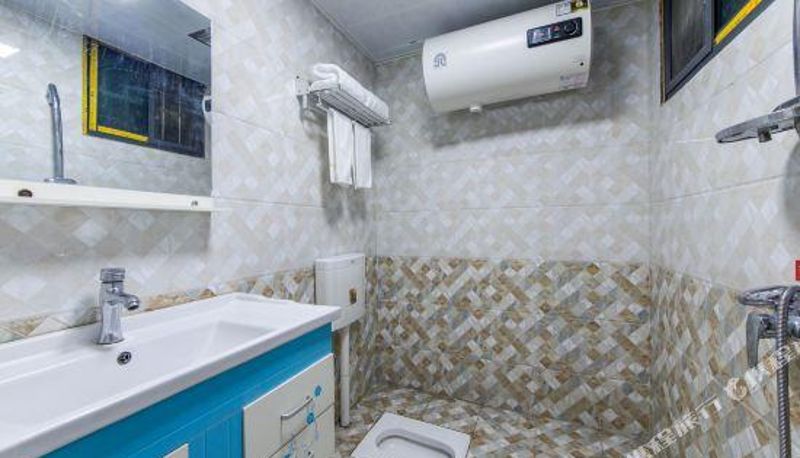 Camera - Hello Light Hotel (Wuchang Railway Station Xinlilai)