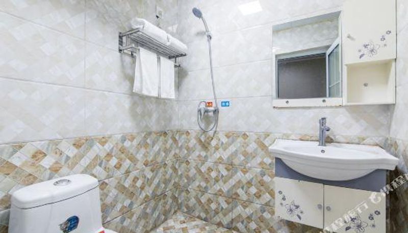 Camera - Hello Light Hotel (Wuchang Railway Station Xinlilai)