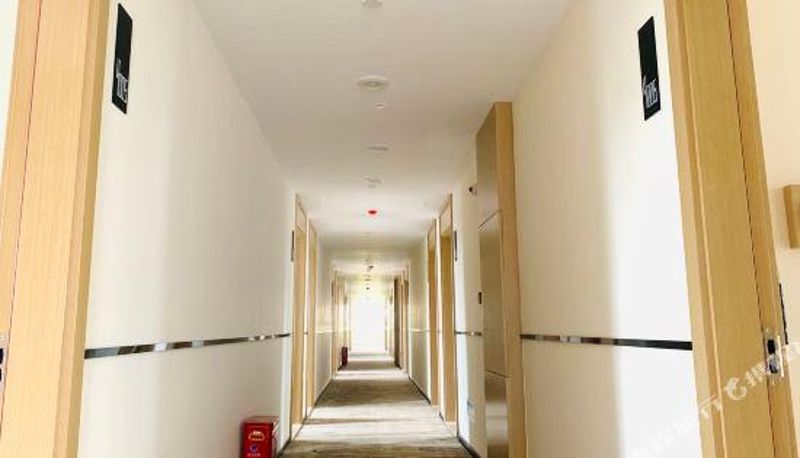 Reception - Wuhan  Hankou city square City convenient hotel Yuhua garden