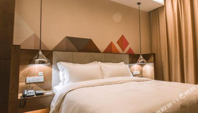 Innenbreich - Lan'an International Hotel (Wuhan High Speed Railway Station Garden Road Subway Station Store)