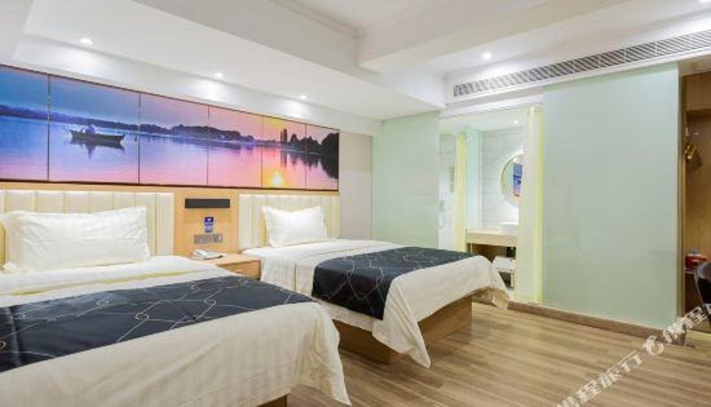 Zimmer - Platinum City Hotel (Wuhan Optics Valley Science and Technology Convention Center Store)