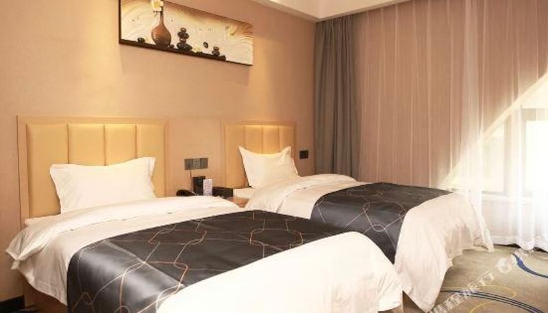 Zimmer - Platinum City Hotel (Wuhan Optics Valley Science and Technology Convention Center Store)