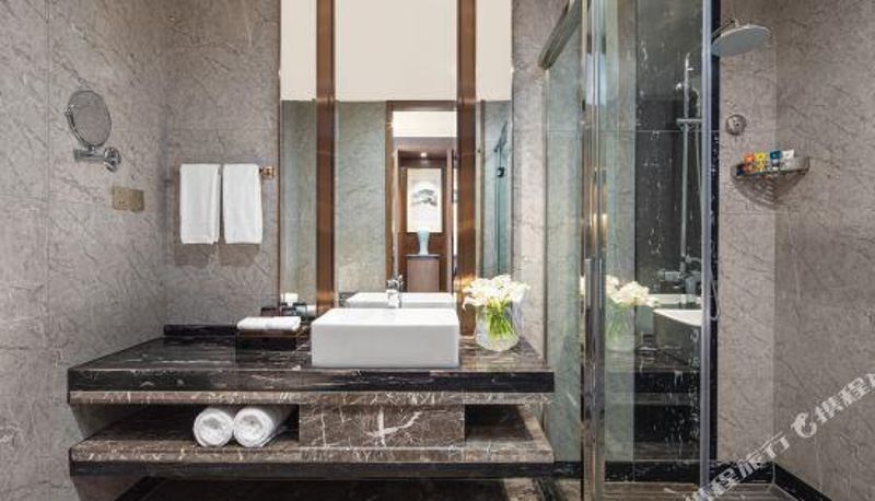 Zimmer - Ramada Qingshan Hotel