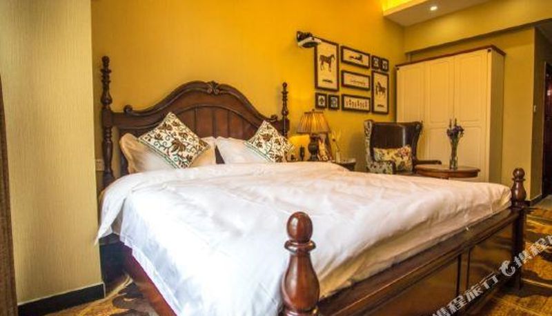 Camera - QuZhu Hotel (Wuhan Xudong Sales Pinmao)