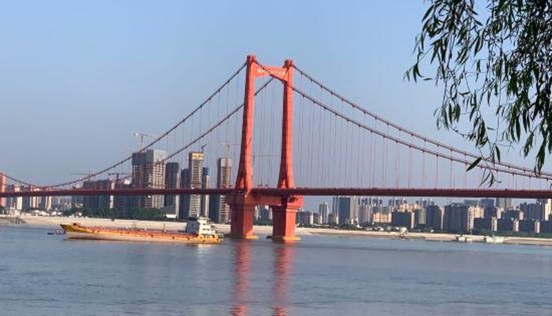 Zimmer mit Flussblick - Shell Hotel (World Trade Fair Yangtze River at Lanjiang Road Metro Station)