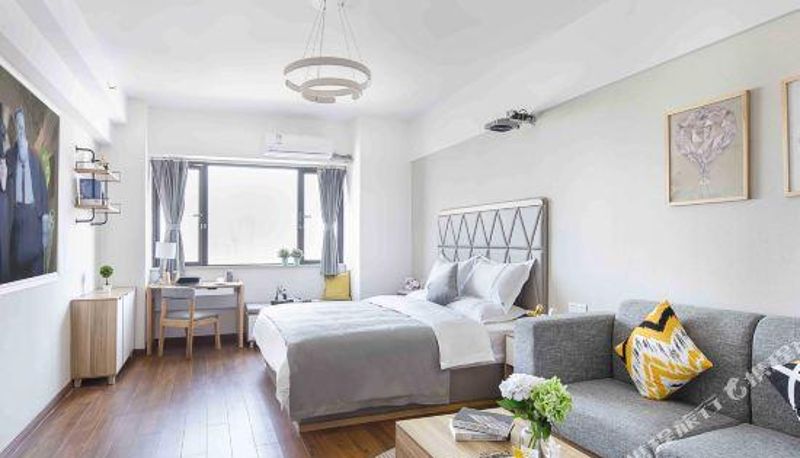 Zimmer - Youju Hotel (Wuhan Houhu Avenue Xingye Road Subway Station Store)