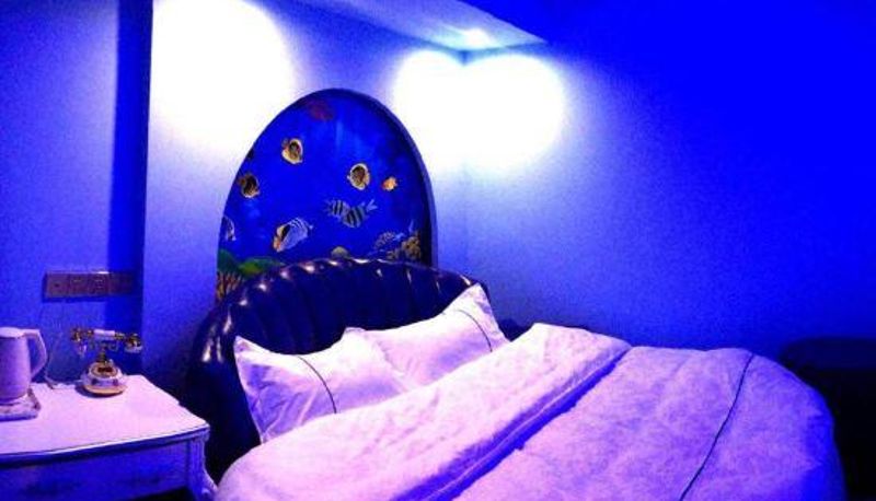 Camera - Zixingxin theme hotel (Hanyang passenger station subway station store)