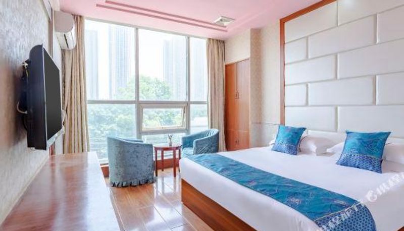 Camera business - Hongqi Business Hotel (Wuhan University of Technology Yujiatou Campus)