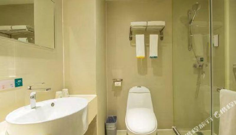 Zimmer - City Comfort Inn (Wuhan Jianshe 2nd Road Zhongyuan Square)