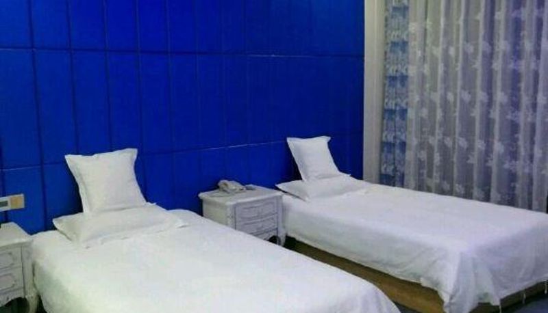Zimmer - World Trade Jinxiu Changjiang Branch) Wuhan Venus Honey Language Theme Hotel (Maying Road Subway Station
