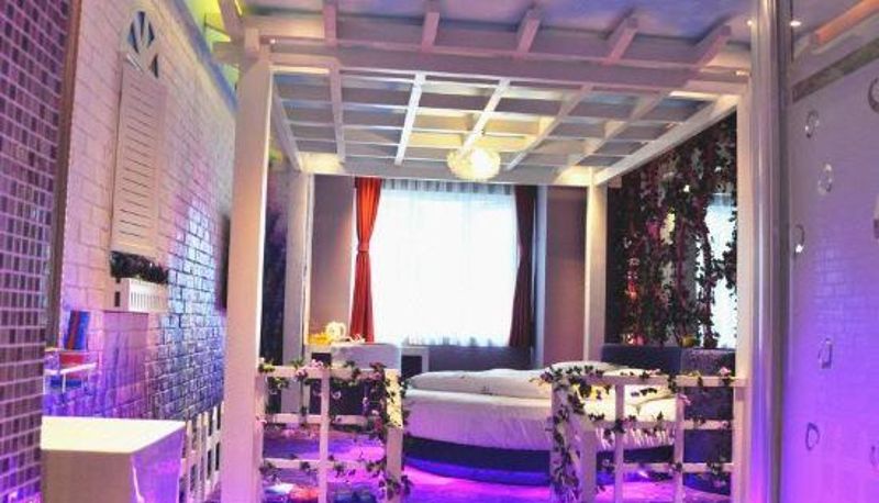Camera - Jian Ai Theme Hotel (Wuhan Xudong Hubei University Store)