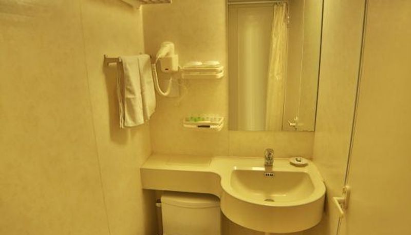 Camera - Jin Mao Hotel