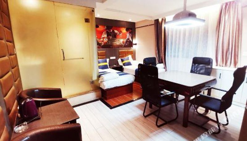 Zimmer - Yasite Meitu Hotel (Wuhan Tieji Road Metro Station)