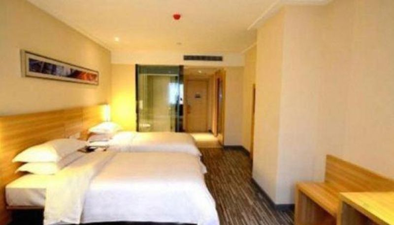 Zimmer - City Comfort Inn (Wuhan Pangxiejia Metro Station)