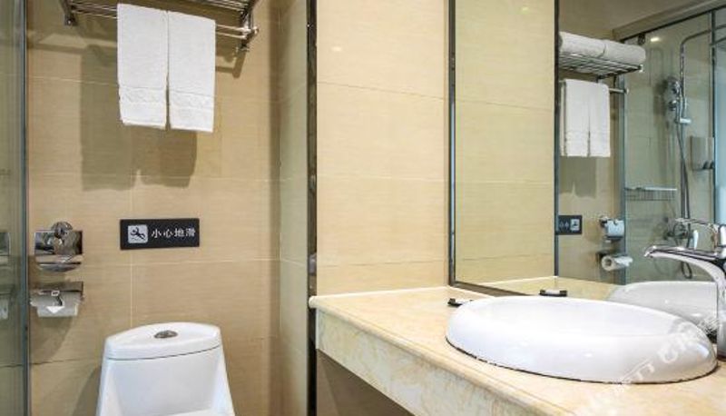 Zimmer - Borrman Hotel (Wuhan Yangluo subwaystation deepwater port store)