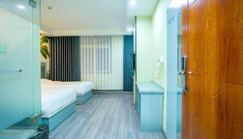Camera - Yalan Hotel (Jianghan Road Branch of Xunlimen Subway Station)