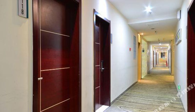 Widok wnętrza - City Convenience Hotel (Wuhan Wuhuan Sports Center Airport Avenue Store)