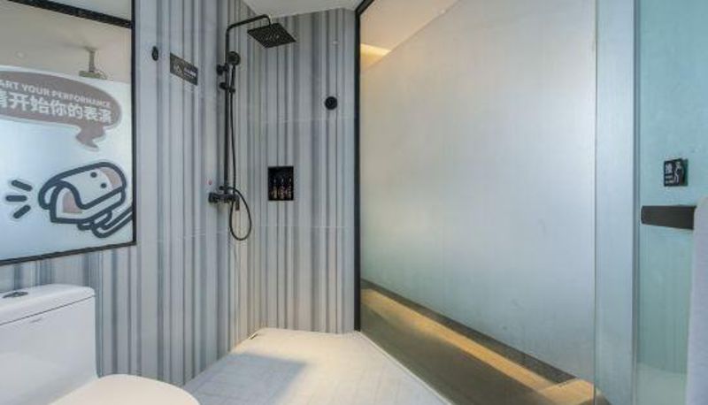 Zimmer - Feng Attitude Hotel (Wuhan Hankou Jiangtan Jiqing Street)