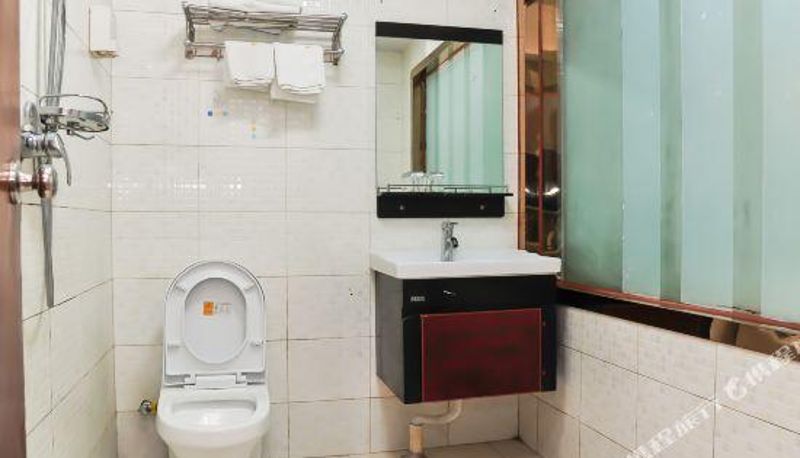 Zimmer - Wuhan Le Shange Hotel (Zongguan Metro Station Wal-Mart Store)