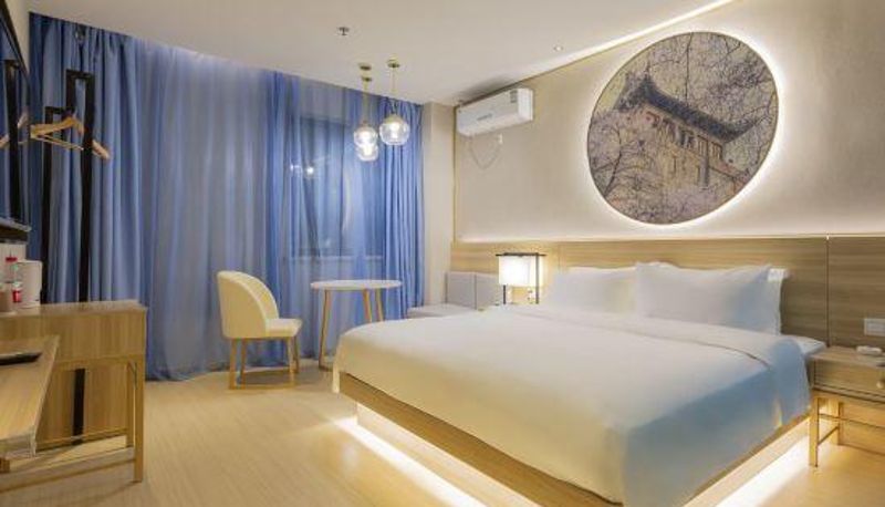 Camera business - Wuhan Wuchang Railway Station East Square) Super 8 Hotel (Jing'an Road
